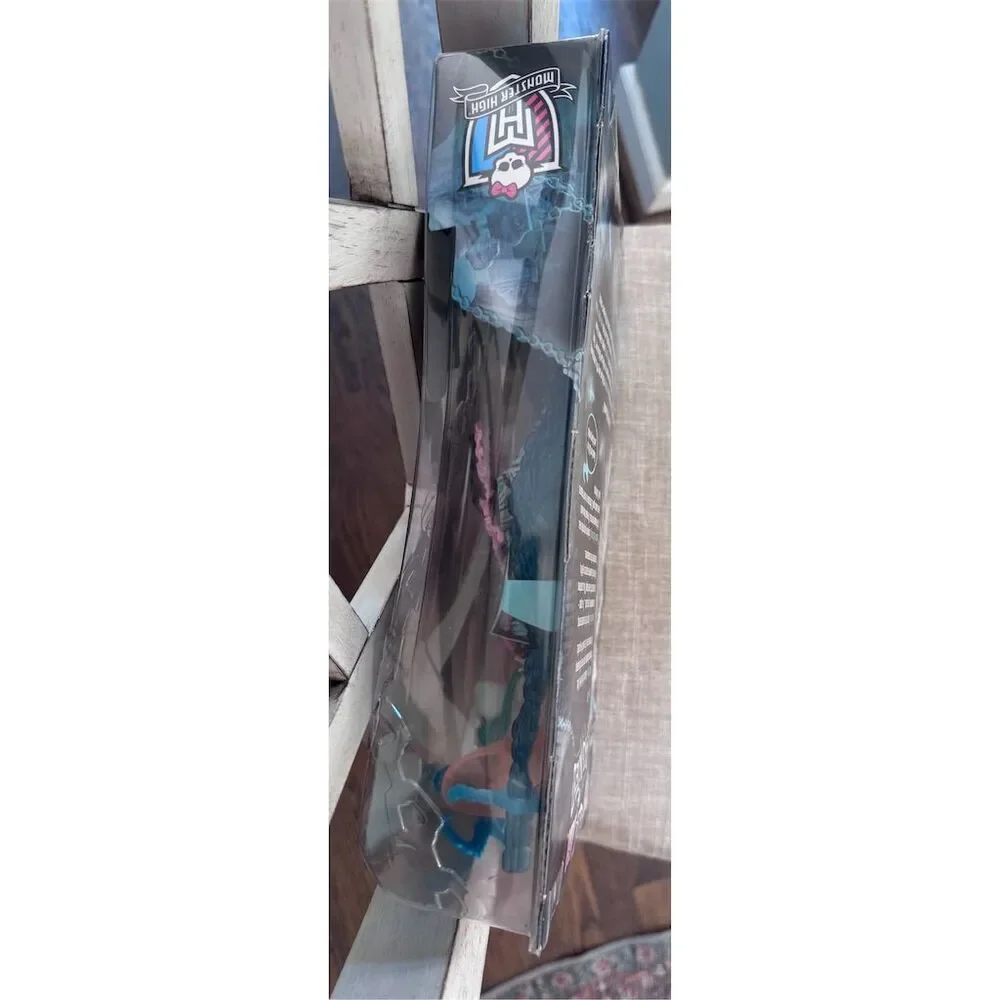 NWT Monster High‎ Haunted Vandala Doubloons Doll 2014 Collectible NRFB - Picture 14 of 16